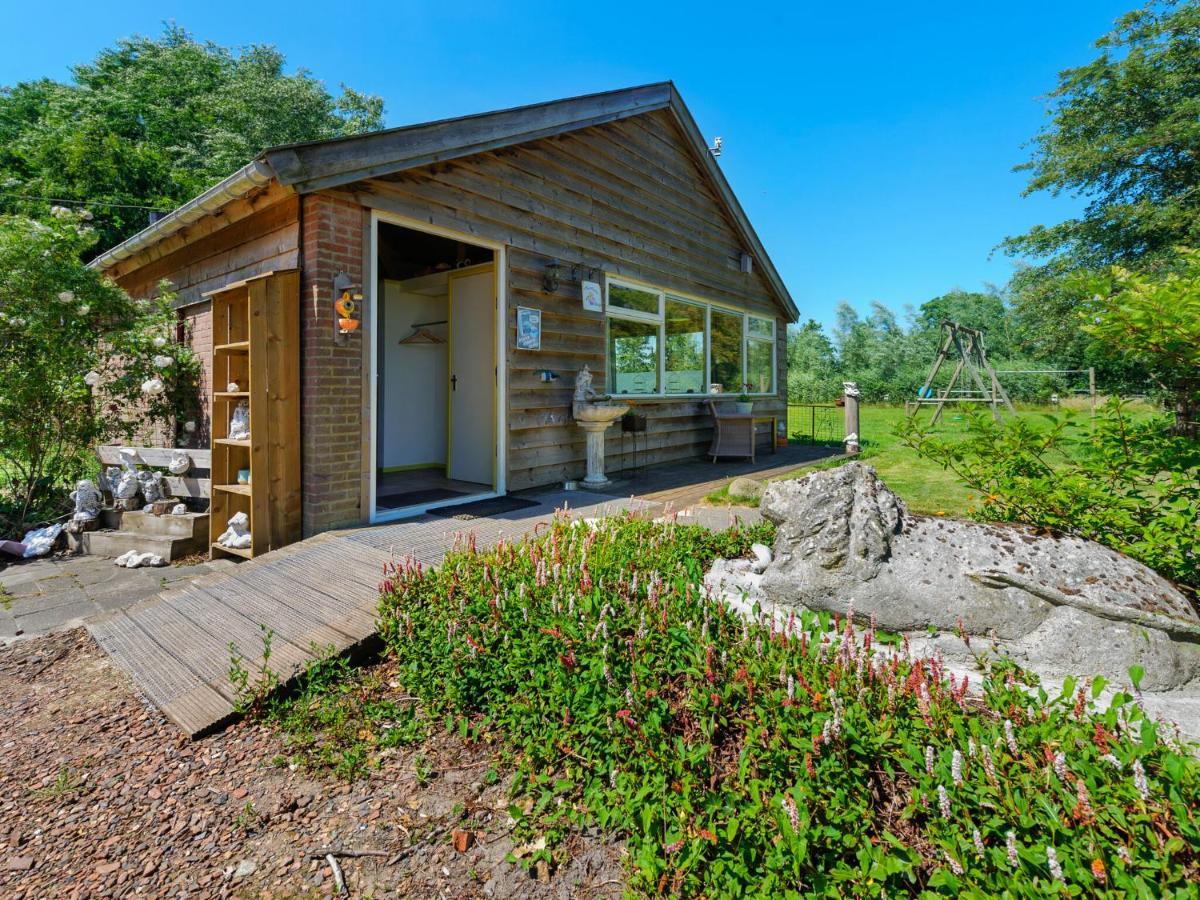 Enticing Holiday Home In Eastermar Near Burgumer Mar Lake Hoogzand Exteriér fotografie