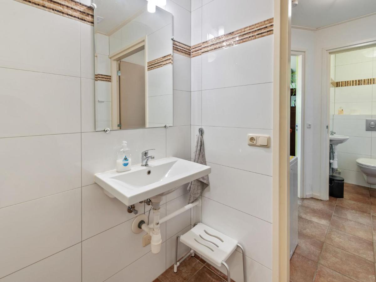 Enticing Holiday Home In Eastermar Near Burgumer Mar Lake Hoogzand Exteriér fotografie