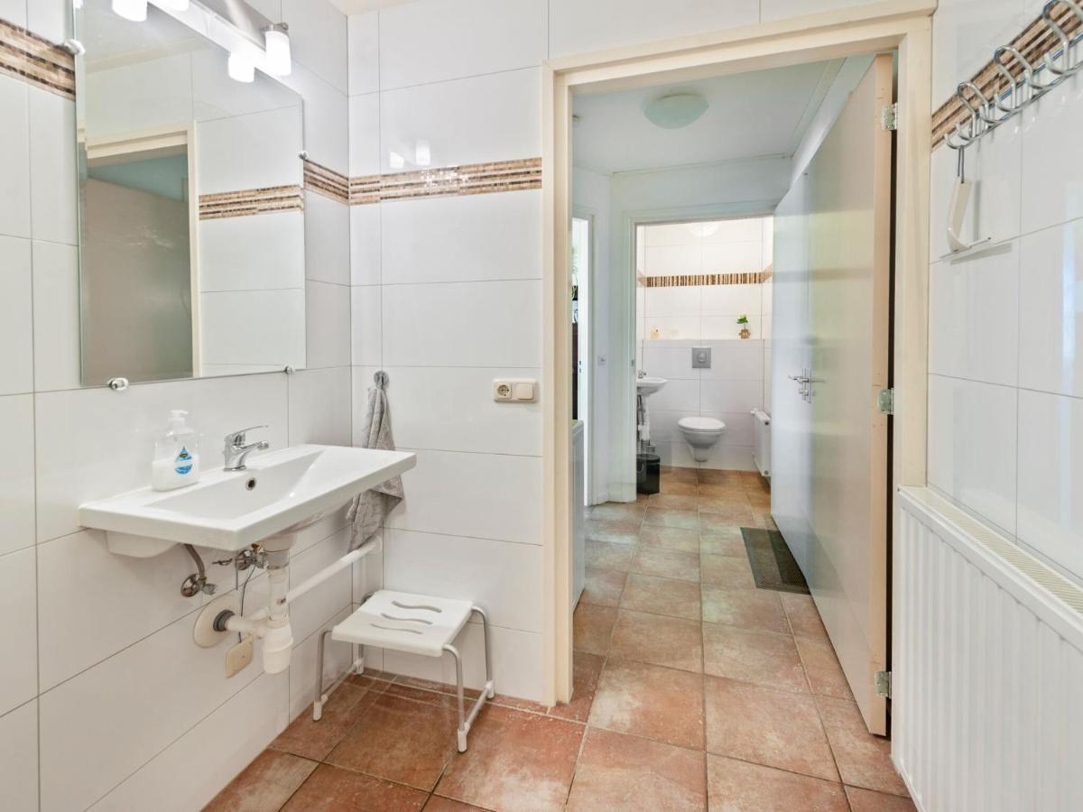 Enticing Holiday Home In Eastermar Near Burgumer Mar Lake Hoogzand Exteriér fotografie
