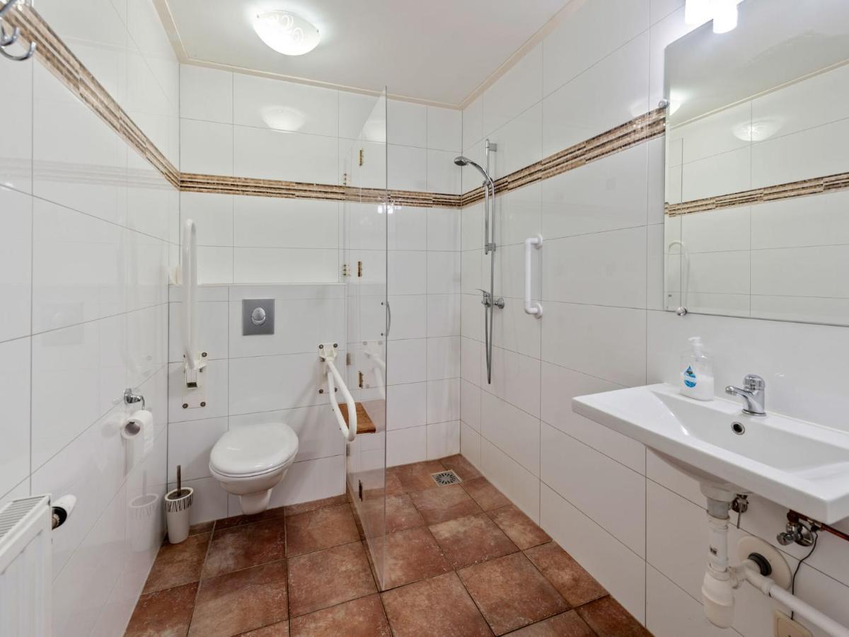 Enticing Holiday Home In Eastermar Near Burgumer Mar Lake Hoogzand Exteriér fotografie
