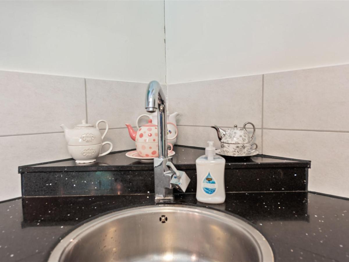 Enticing Holiday Home In Eastermar Near Burgumer Mar Lake Hoogzand Exteriér fotografie